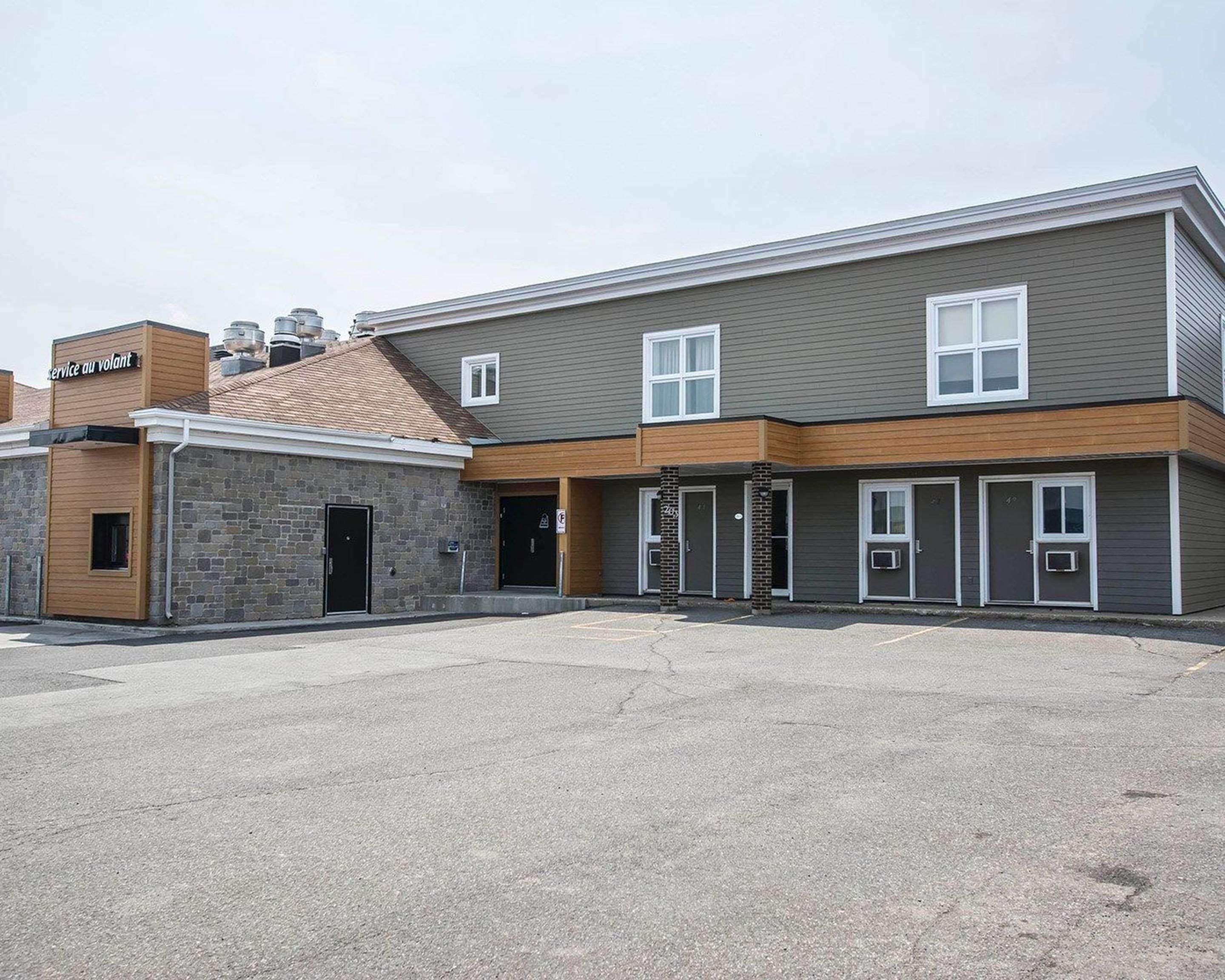 Econo Lodge Inn & Suites Montmagny Exterior photo