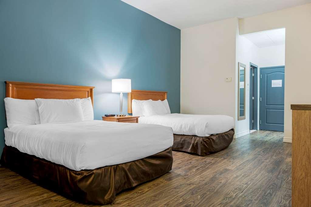 Econo Lodge Inn & Suites Montmagny Room photo