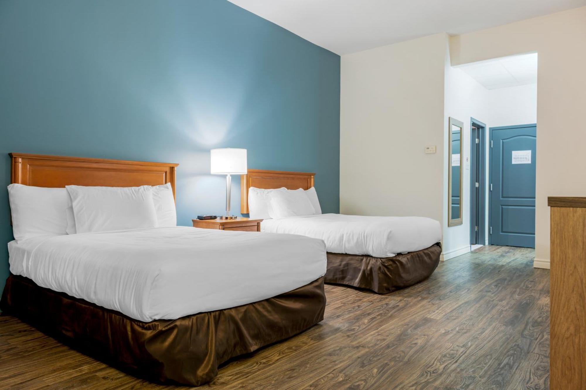 Econo Lodge Inn & Suites Montmagny Exterior photo